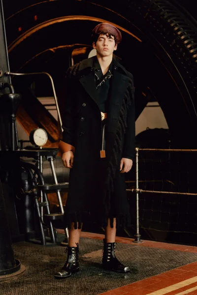 Look 32